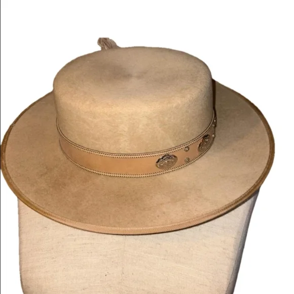 Goorin Bros Tan Wide Brim Hat with Silver Accents Size  display picture 1
